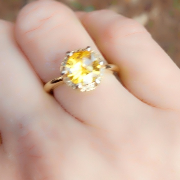 Vintage Lemon Citrine Cocktail Ring in Gold- Size 6.75 - Picture 2 of 6